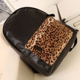 Mochilas com Zippe Casual couro de leopardo preto